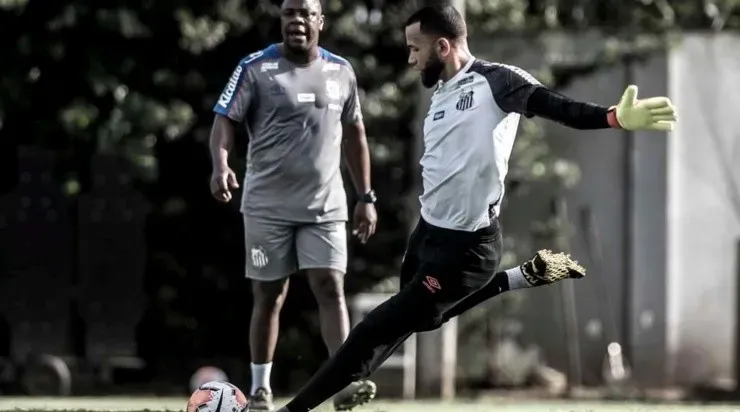 Goleiro Éverson foi pedido por Sampaoli, no Galo – Foto: Ivan Storti/Santos FC