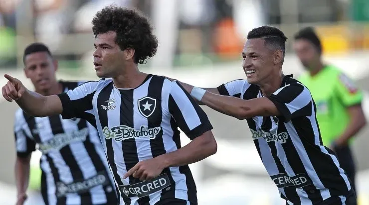 Com passagens por Botafogo, Chape e Inter, Camilo vem se destacando no Paulistão pelo Mirassol. Foto: Vítor Silva/SS Press