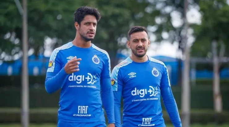 Léo e Robinho: tempo para recuperar lesões (Foto: Vinnicius Silva/Cruzeiro/Divulgação)