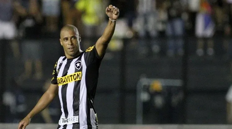 Jorge Wagner pouco atuou com a camisa do Botafogo – Foto: Vitor Silva/Botafogo.