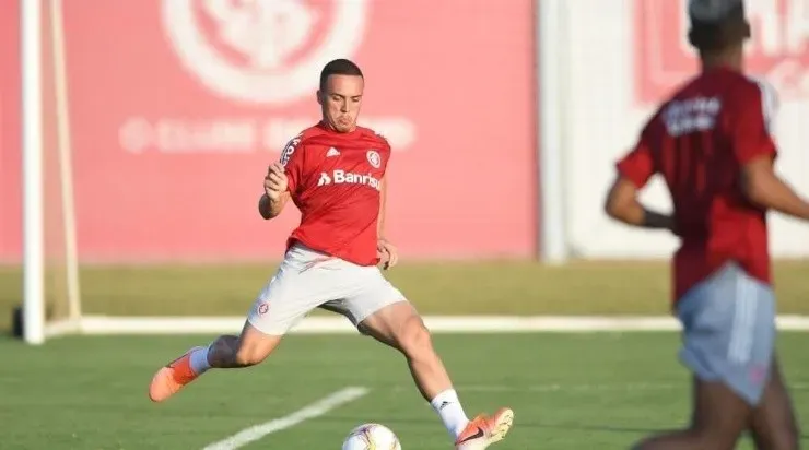 Peglow: lesão antes da pausa (Foto: Ricardo Duarte/Internacional/Divulgação)