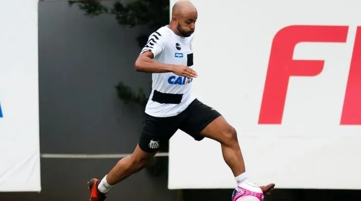 Romário, durante treino no Santos – Foto: Ivan Storti/Santos FC.