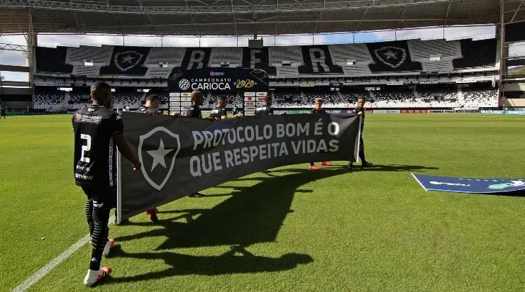 Protesto dos jogadores do Botafogo. (Foto:Vítor Silva/Botafogo)