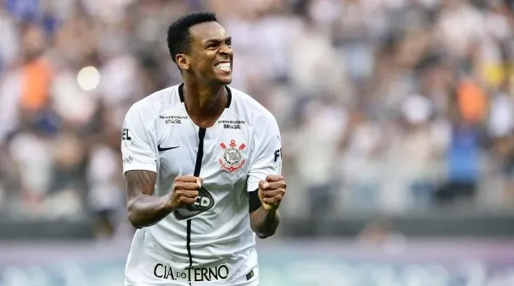 Corinthians corre contra o tempo para ter Jô à disposição para a partida contra o RB Bragantino