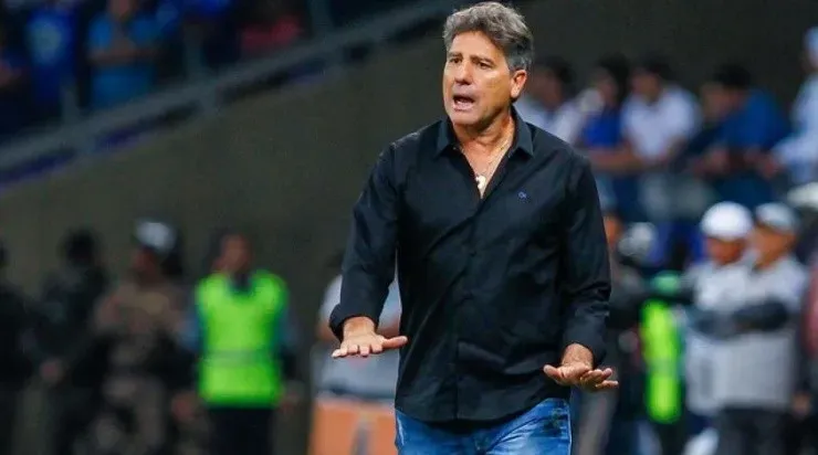 Renato Portaluppi confirmou que um atacante deve chegar entre segunda ou terça-feira. Foto: Lucas Uebel/Grêmio