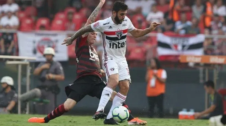 Liziero foi bem atuando na lateral – Foto: Rubens Chiri/São Paulo FC.