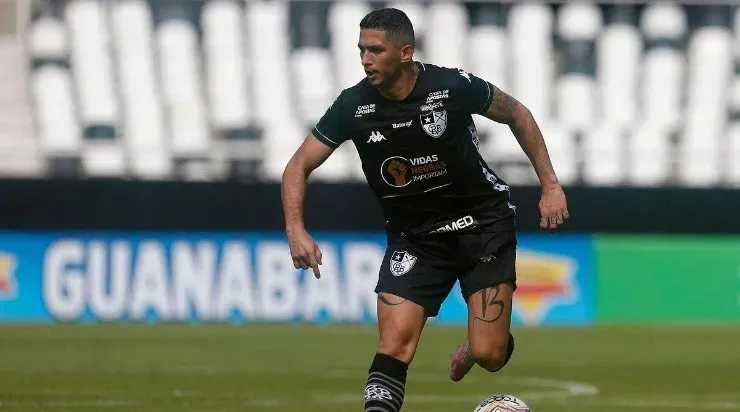 Lateral é alvo de Fluminense e Cruzeiro, e pediu dispensa do Botafogo – Foto: Vitor Silva/Botafogo.