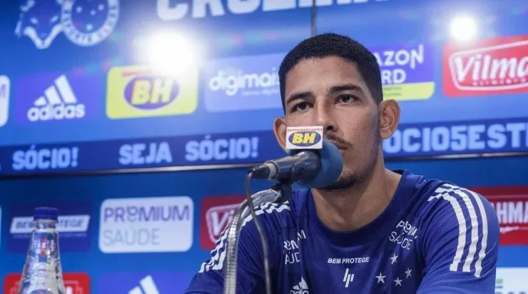 Permanência de Zé Eduardo no Cruzeiro está nas mãos de Felipão. Foto: Gustavo Aleixó/Cruzeiro