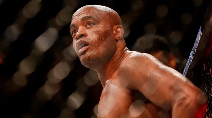 Anderson Silva enfrenta Uriah Hall no UFC Vegas 12. (Foto: Getty Images)