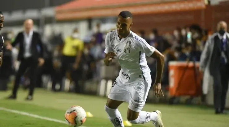 Lucas Braga vive bom momento no Santos. Foto: Ivan Storti