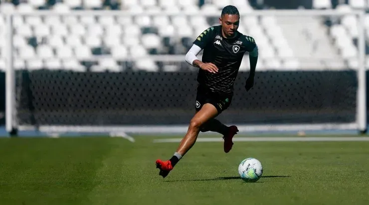 Luiz Fernando deve voltar ao Botafogo em fevereiro. Foto: Vitor Silva/ Botafogo