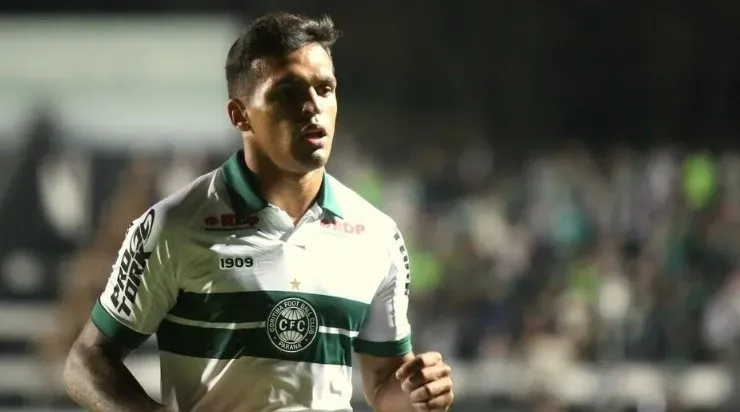 Fortaleza está de olho em Robson do Coritiba. Foto: Divulgação/Coritiba