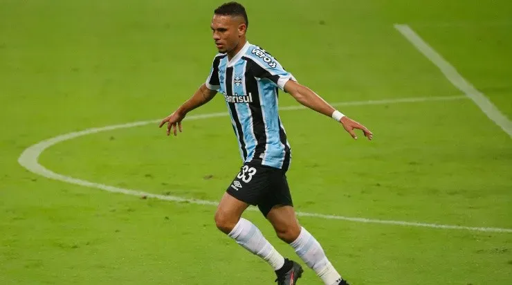 Luiz Fernando foi o destaque diante do Aragua – Foto: Maxi Franzoi/AGIF.