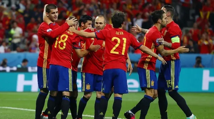 Espanhóis durante a última Eurocopa (Foto: Getty Images)