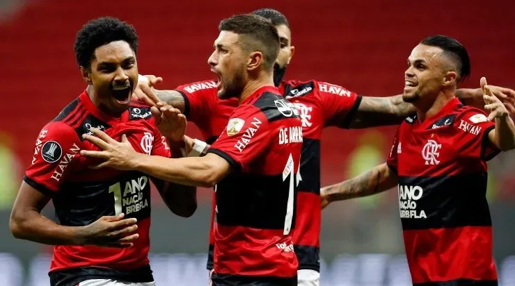 Jogadores do Flamengo comemoram gol pela Copa Libertadores (Foto: Getty Images)