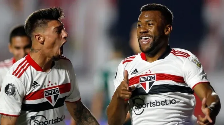 Jogadores do São Paulo comemoram gol no empate diante do Palmeiras (Foto: Getty Images)