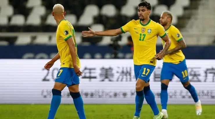 Comemoração dos jogadores do Brasil (Foto: Getty Images)