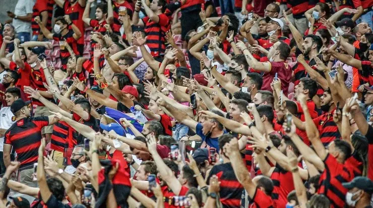 Florentin rasgou elogios a torcida do Sport. Foto:     Paulo Paiva/AGIF