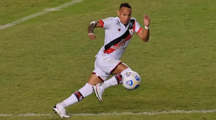 Foto: Jhony Pinho/AGIF – Janderson se destacou pelo Atlético-GO.