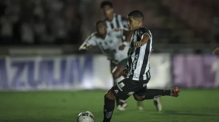 Foto: Pedro Souza / Atlético / Divulgação – O jovem desperdiçou pênalti sofrido por Ademir