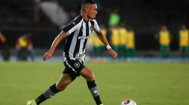 Foto: Vitor Silva/Botafogo/Divulgação – Luiz Fernando: jogador tem a confiança do técnico
