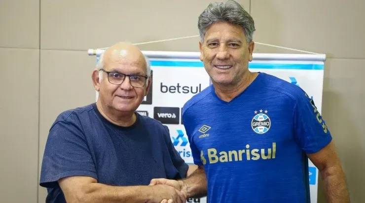 Foto: Lucas Uebel/Grêmio/Divulgação – Renato e presidente Romildo Bolzan Jr.: treinador afirmou que muitos pedidos não eram atendidos