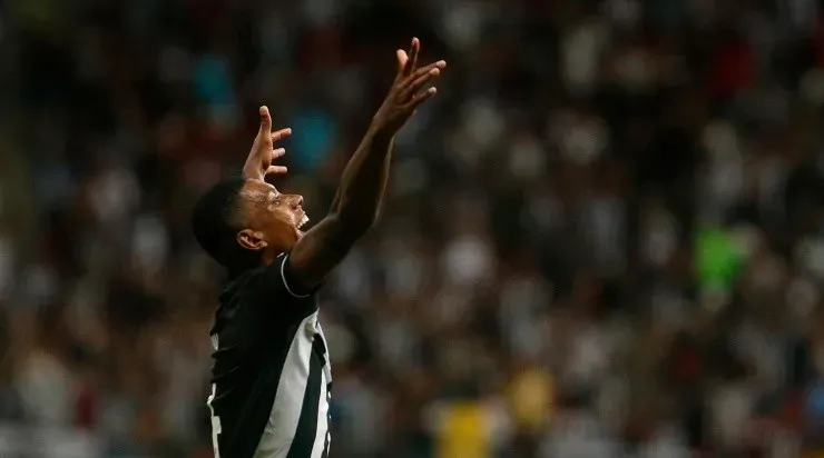 Kanu ainda não renovou com o Botafogo. Foto: Vitor Silva/ Botafogo