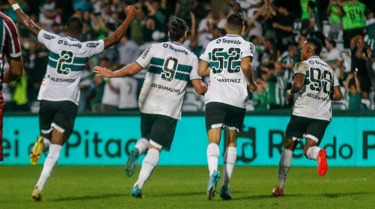 Foto: Gabriel Machado/AGIF – Após susto no 1º tempo, Coxa virou o jogo contra o Fluminense