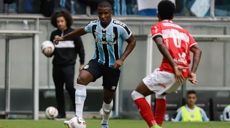 Foto: Maxi Franzoi/AGIF – O atacante balançou as redes nos últimos jogos do Grêmio na Série B