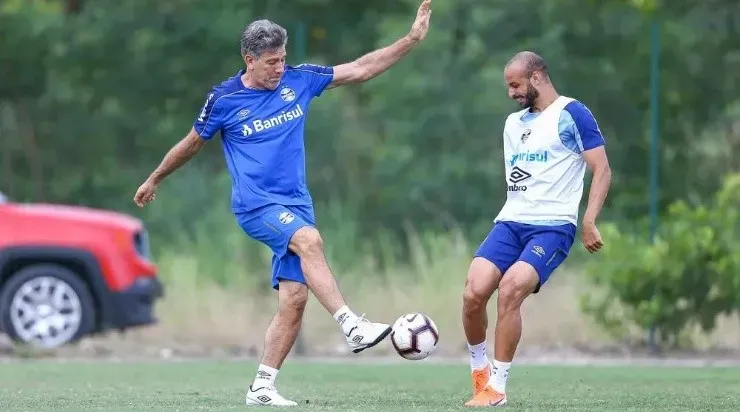 Foto: Lucas Uebel / Grêmio / Divulgação – Renato e Thaciano: dupla teve ótima relação no Grêmio