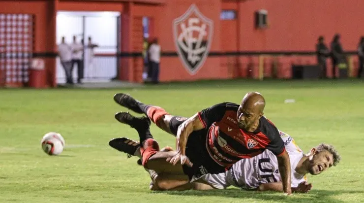 Foto: Renan Oliveira/AGIF – Vitória ficou no empate sem gols nas duas partidas contra o ABC.