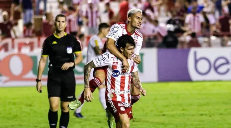 Foto: Rafael Vieira/AGIF – Jean Carlos comemorando gol contra o Tombense.