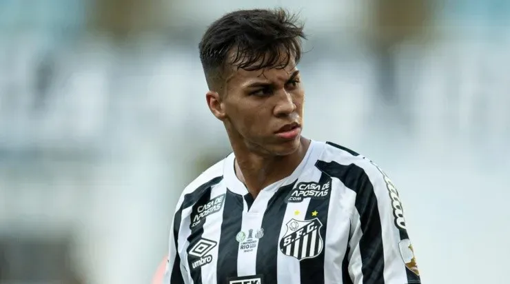 Foto: Jorge Rodrigues/AGIF – Kaio Jorge iniciou sua carreira no Santos.