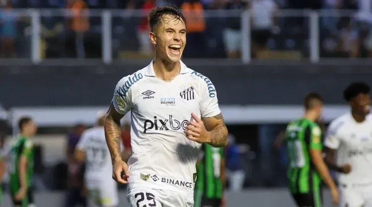 Fernanda Luz/AGIF – Vinicius Zanocelo comemorando gol com a camisa do Santos