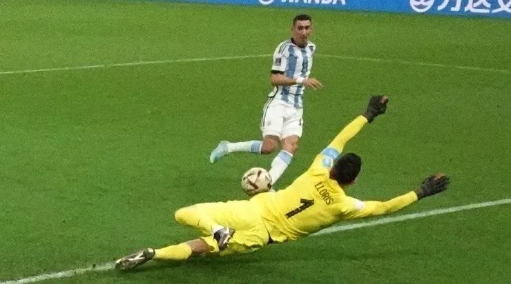 (Photo by Carl Recine – Pool/Getty Images) – Di María fez o segundo gol da Argentina.