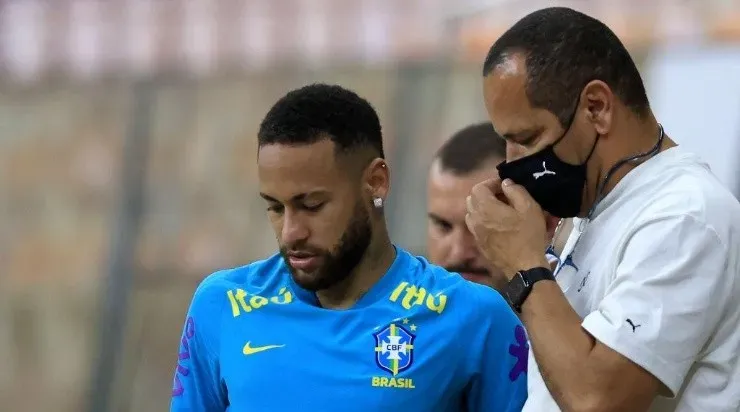 Pai de Neymar não acredita que o craque irá jogar no Flamengo tão cedo. Foto:Buda Mendes/Getty Images