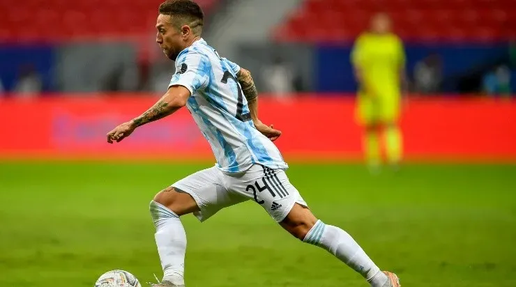 Foto: Mateus Bonomi/AGIF – Papu Gómez: argentino foi apontado como alvo do Grêmio