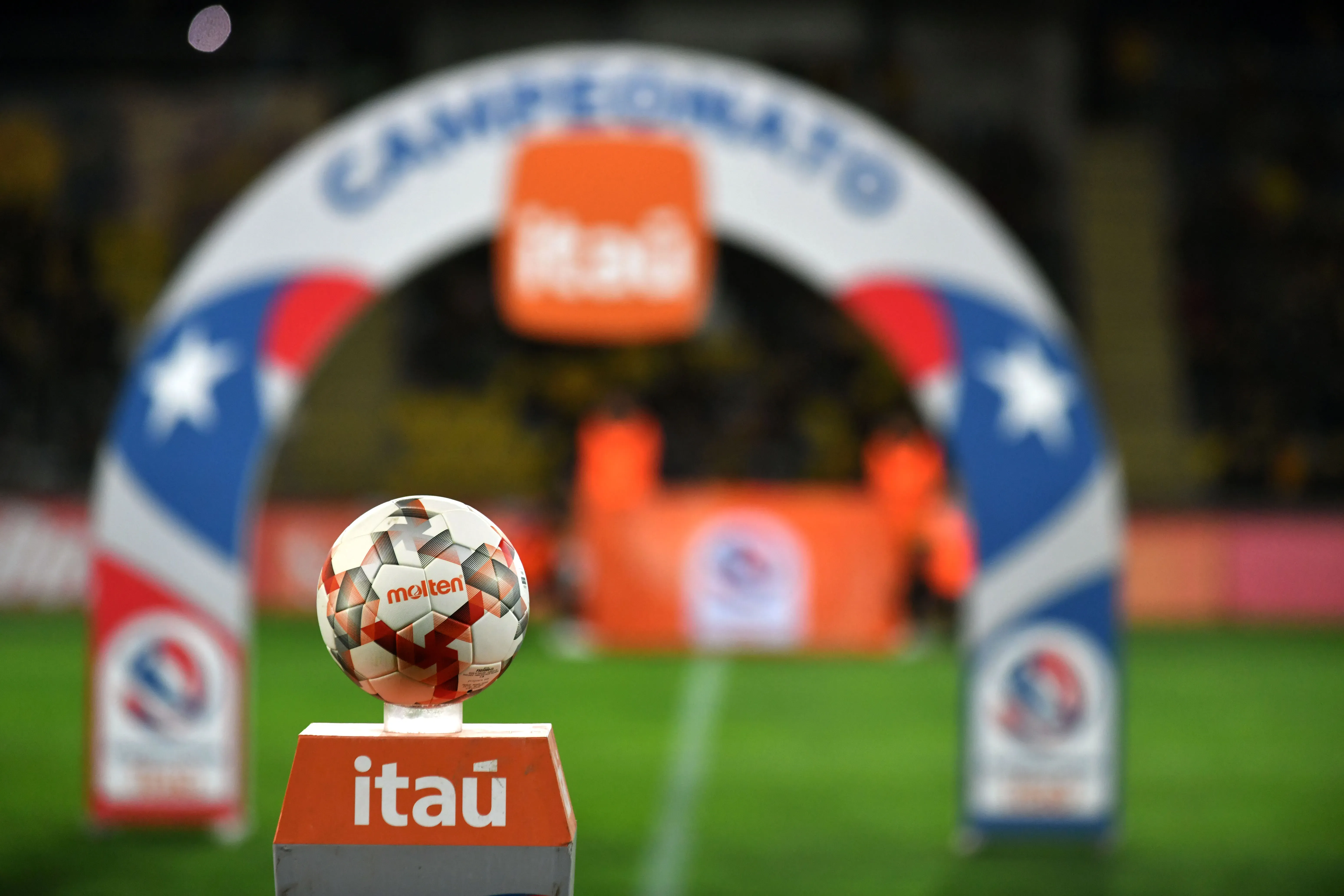 Guarello explica la nueva fórmula para chuparle la sangre a los equipos más humildes del fútbol chileno.