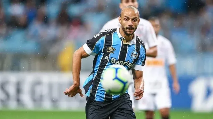 Thaciano: seria envolvido em troca (Foto: Lucas Uebel/Grêmio/Divulgação)