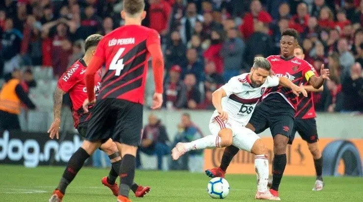 Diego tem muita moral com Bandeira de Mello – Foto: Alexandre Vidal/Flamengo.