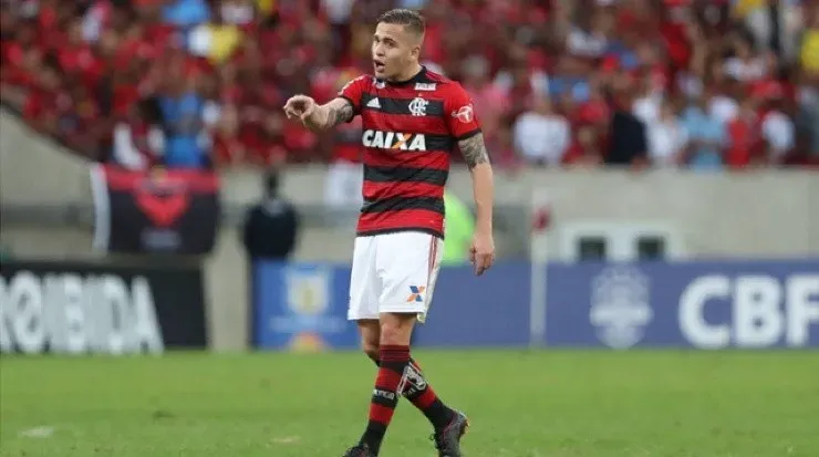 Piris da Motta vem sendo sondado por 3 ou 4 clubes – Foto: Alexandre Vidal/Flamengo.