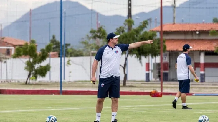Rogério Ceni usa a última semana livre de treinos para corrigir os erros da equipe. Foto: Divulgação