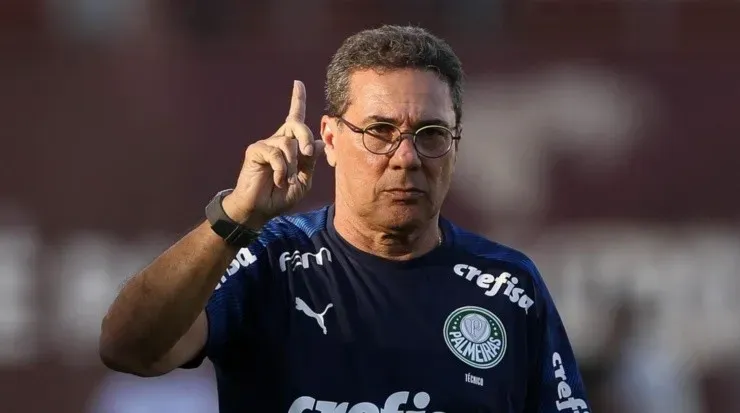 Nenhum treinador conquistou mais taças pelo Palmeiras do que Vanderlei Luxemburgo(Foto: César Greco / Ag. Palmeiras)