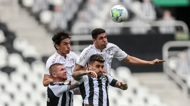 Fluminense e Botafogo empataram em 1 a 1. Foto: Lucas Merçom