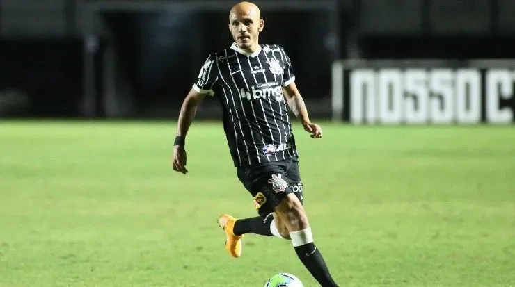 Fabio Santos vem jogando bem, mas é desfalque certo – Foto: Rodrigo Coca/Corinthians.