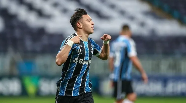 Pepê vem sendo o homem de confiança para Renato – Foto: Lucas Uebel/Grêmio.