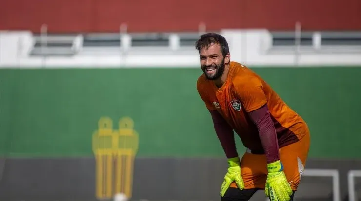 Marcelos Felipe disputa uma vaga no gol com Muriel. Foto: Lucas Merçom