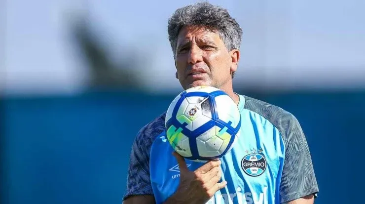 Renato: terá que mexer no time (Foto: Lucas Uebel/Grêmio/Divulgação)