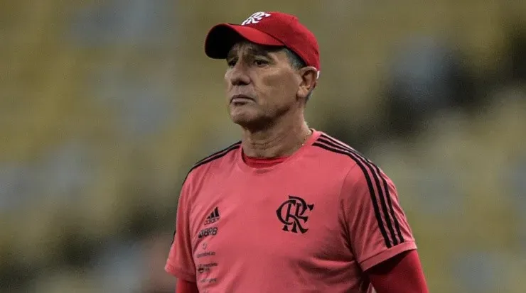 Foto: Thiago Ribeiro/AGIF – Treinador não teve sucesso no comando do Flamengo.