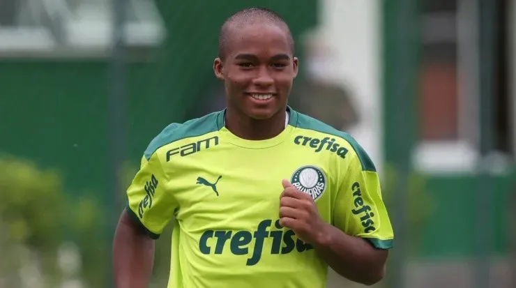 Endrick não deve deixar o Palmeiras antes de 2024. Foto: Fábio Menotti/ Palmeiras